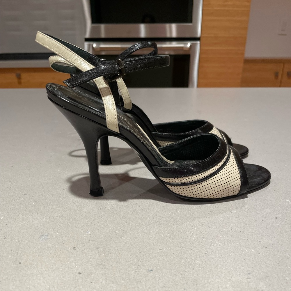 Via Spiga Shaker Sandals Heels 5.5 M